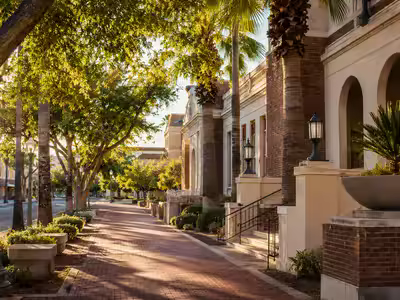 Glendale city view, representing the Glendale visit guide